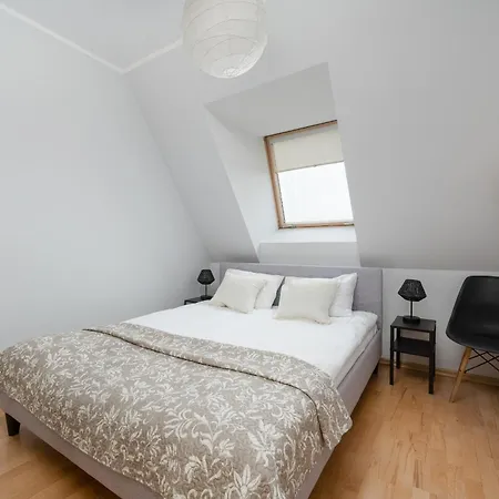 Dwupoziomowy Apartament Z Klimatyzacja We Wroclawiu By Renters Apartamento *